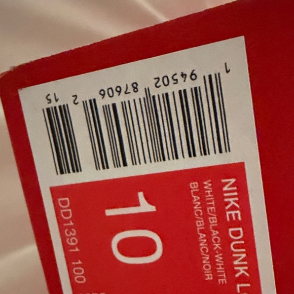 Nike Classic Black and White Low-Tops - Picture 2 of 6